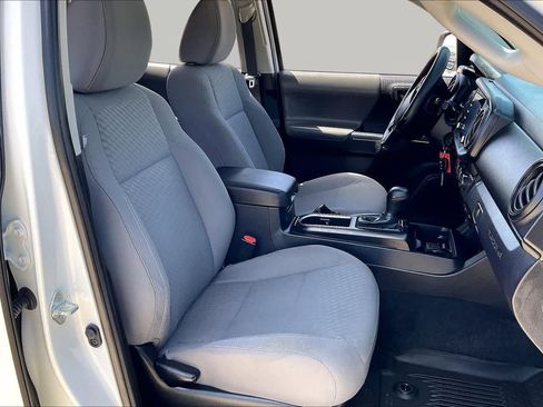 Used 2021 Toyota Tacoma SR w/ SR Convenience Package RWD image 9