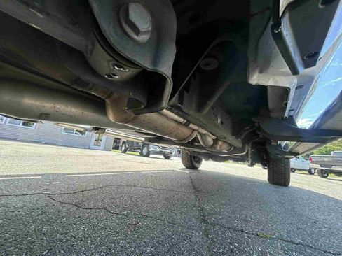 Used 2018 RAM 2500 SLT w/ Luxury Group image 12