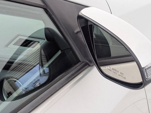 Used 2019 Toyota Corolla SE image 21