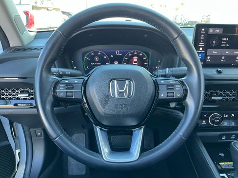 Used 2024 Honda Accord Touring image 9