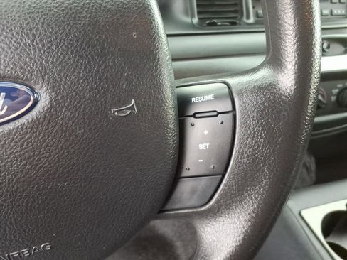 Used 2008 Ford Crown Victoria Police Interceptor image 16