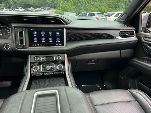Used 2021 GMC Yukon XL Denali w/ Denali Premium Package image 16