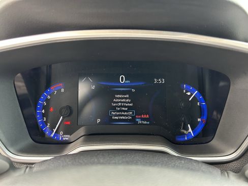 Certified 2022 Toyota Corolla Cross XLE image 24