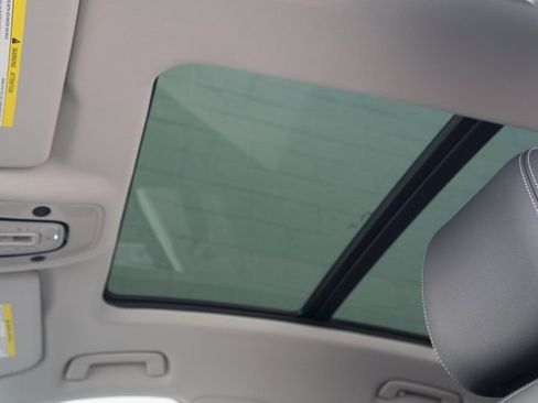 Used 2024 Audi Q8 e-tron Premium Plus w/ Premium Plus Package image 30