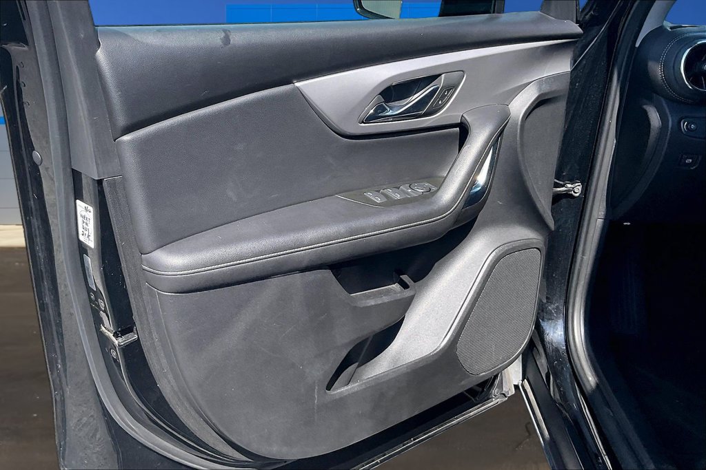 Used 2025 Chevrolet Blazer LT FWD image 20