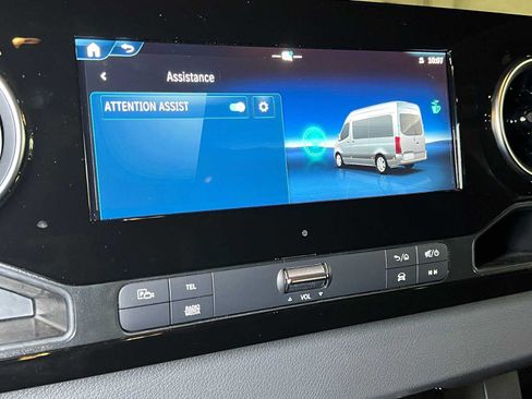 Used 2025 Mercedes-Benz Sprinter 2500 image 32