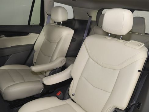 Used 2024 Cadillac XT6 Premium Luxury w/ Technology Package image 40