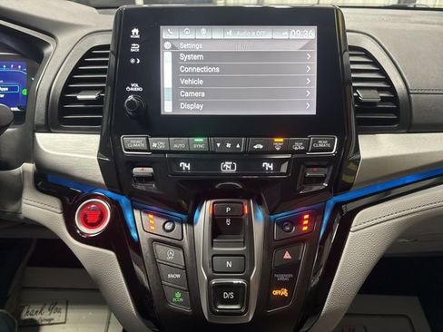 Used 2023 Honda Odyssey Touring image 12