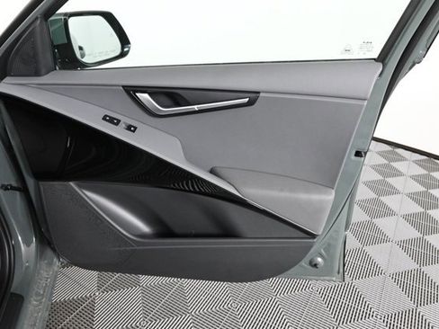 New 2025 Kia Niro EX Touring image 11