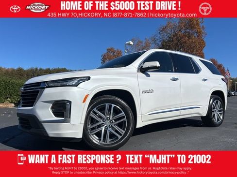 Used 2023 Chevrolet Traverse High Country image 1