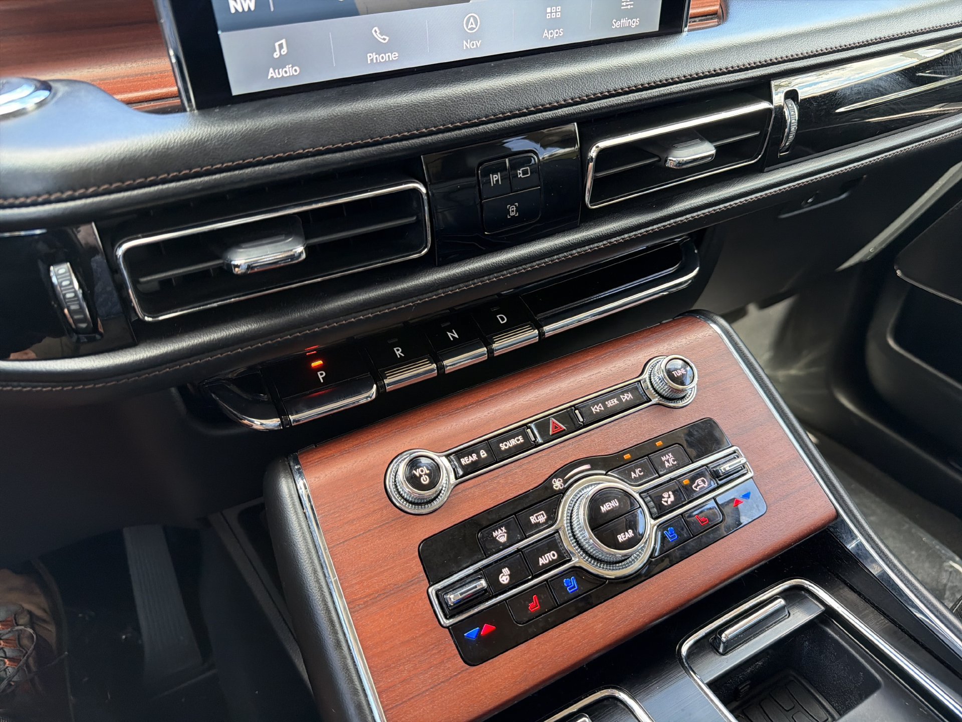 Used 2021 Lincoln Aviator Reserve w/ Equipment Group 201A AWD/4WD image 30