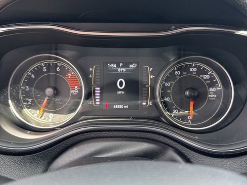 Used 2020 Jeep Cherokee Latitude Lux w/ Comfort/Convenience Group FWD image 1