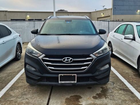 Used 2016 Hyundai Tucson SE w/ Option Group 02 image 2