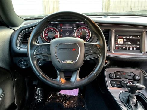 Certified 2023 Dodge Challenger SXT image 5