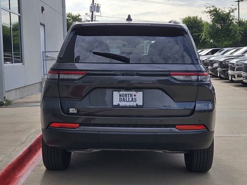 New 2026 Jeep Grand Cherokee Altitude RWD image 4