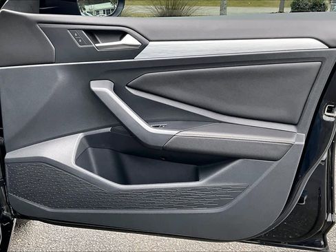 Used 2025 Volkswagen Jetta Sport image 21