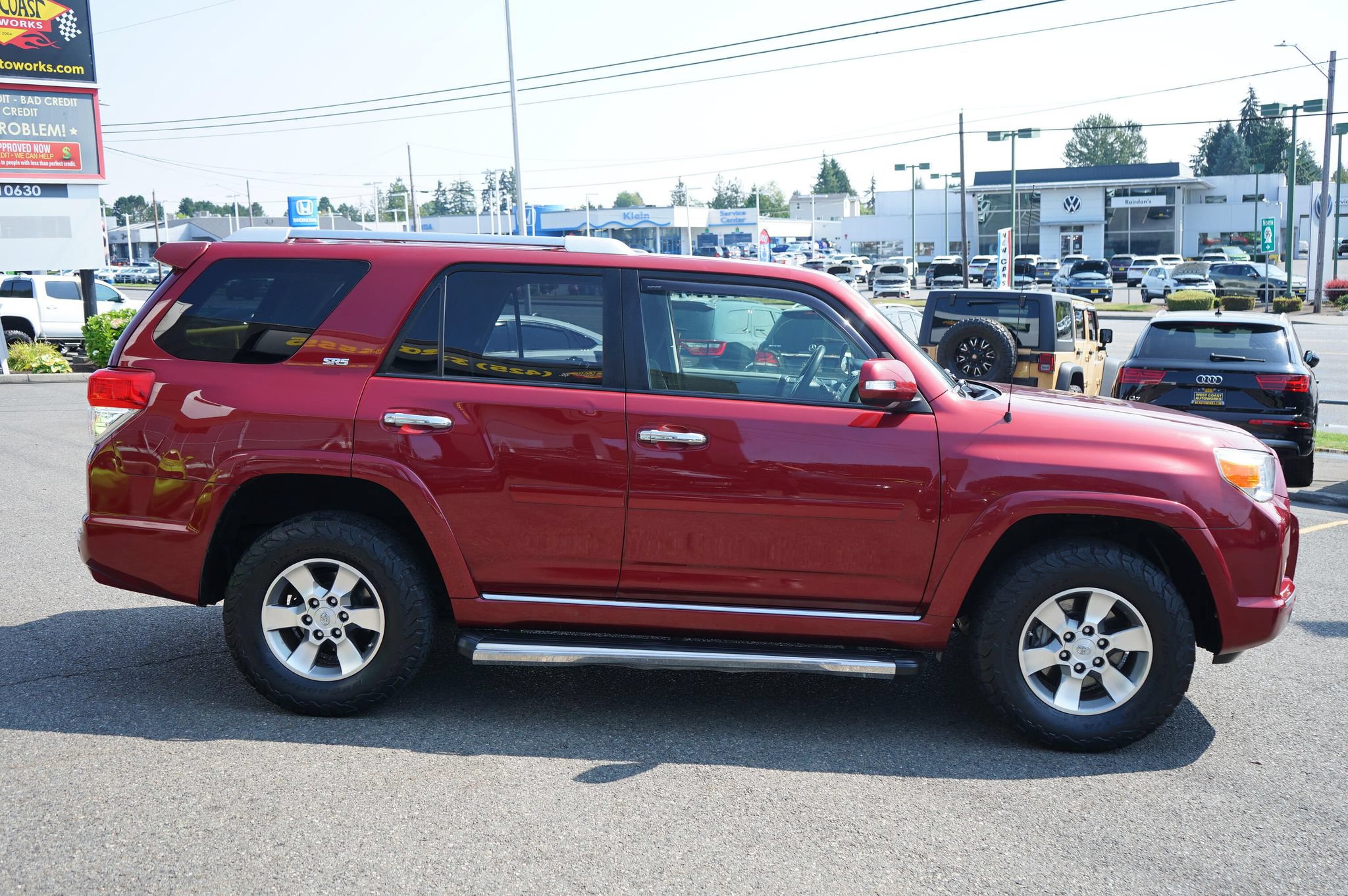 Used 2012 Toyota 4Runner SR5 AWD/4WD image 6