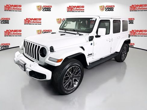 Used 2023 Jeep Wrangler Unlimited Sahara AWD/4WD image 12