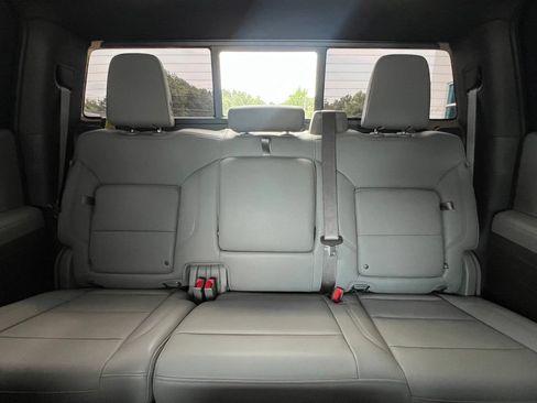 Used 2025 Chevrolet Silverado 1500 LTZ AWD/4WD image 10