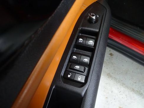 Certified 2025 Jeep Compass Limited AWD/4WD image 10
