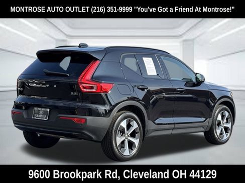 Used 2023 Volvo XC40 B5 Plus w/ Climate Package AWD/4WD image 4
