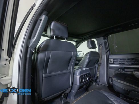 Used 2023 Ford Expedition Platinum AWD/4WD image 27