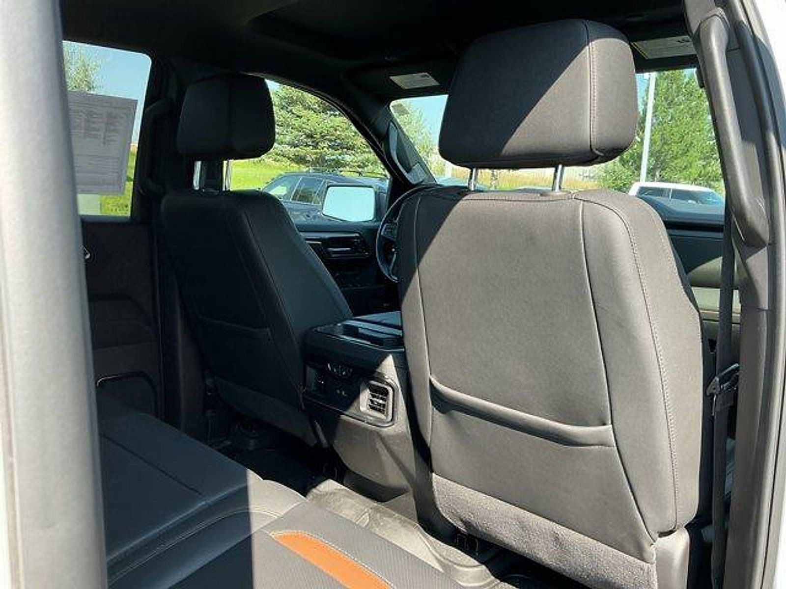 Used 2024 GMC Sierra 1500 AT4 w/ Technology Package AWD/4WD image 19