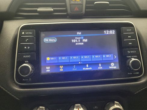 Used 2020 Nissan Versa S image 25