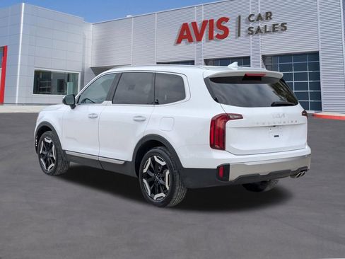 Used 2025 Kia Telluride S FWD image 9