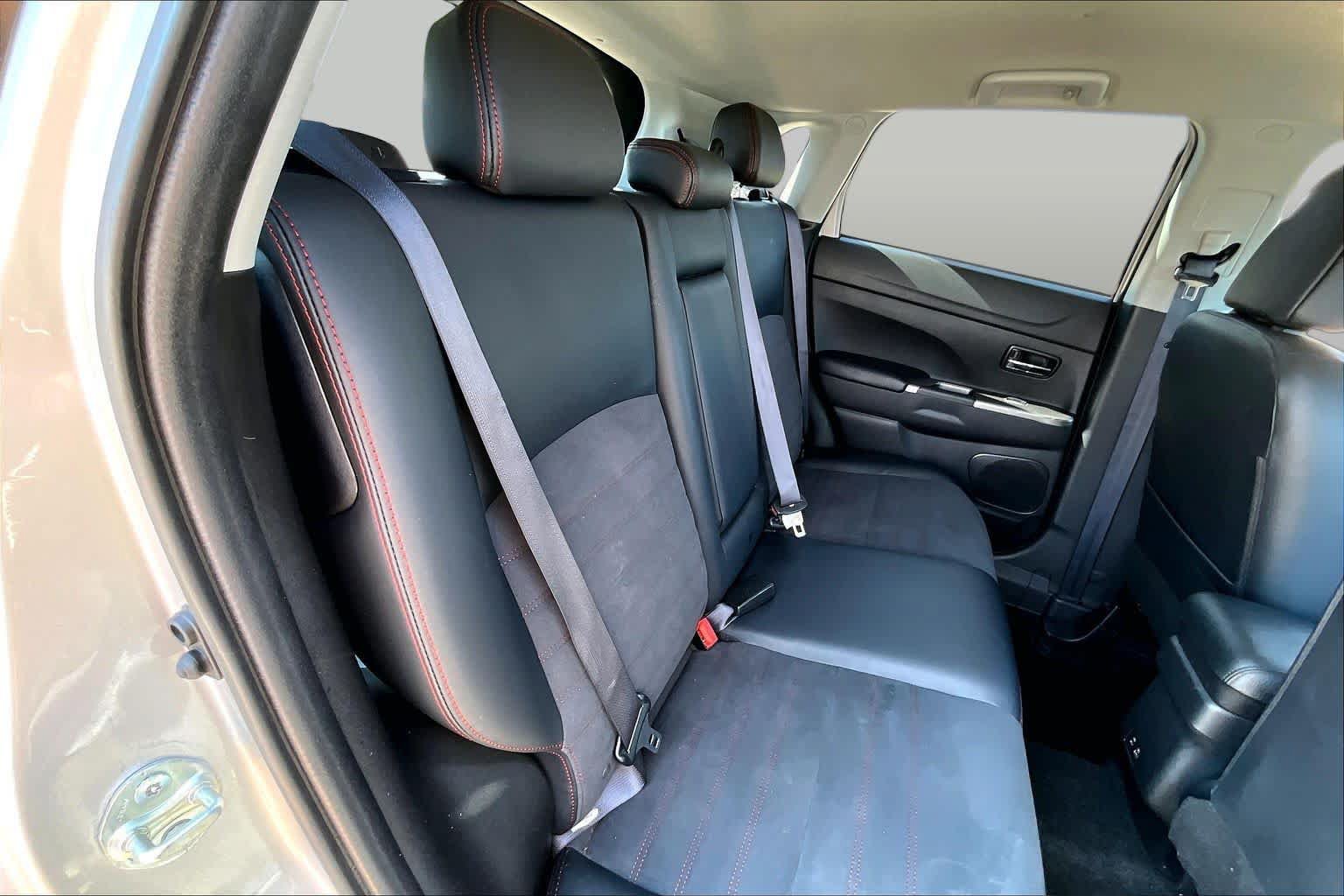 Used 2025 Mitsubishi Outlander Sport SE AWD/4WD image 20