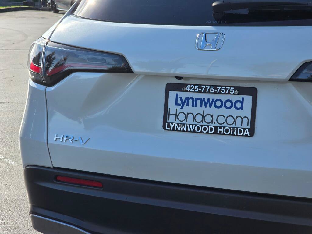 Used 2024 Honda HR-V Sport image 12