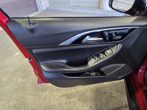 Used 2017 INFINITI QX30 Luxury w/ Cargo Package image 11