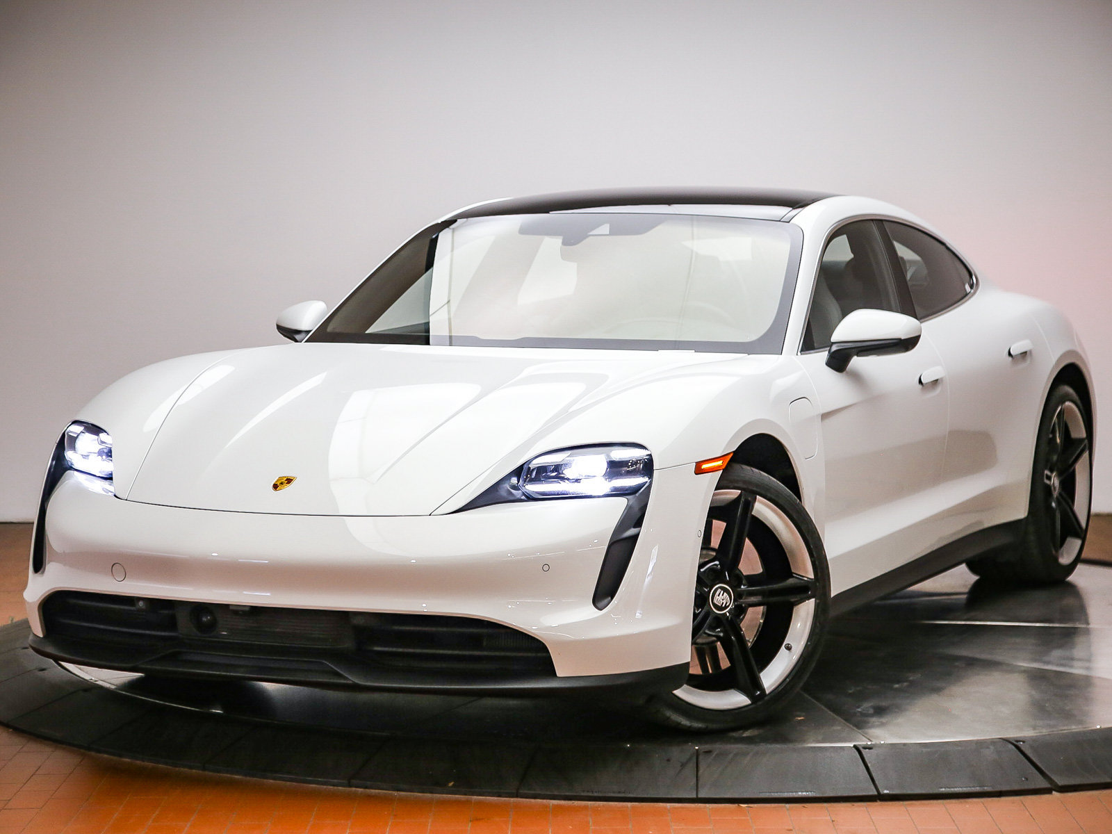 Certified 2024 Porsche Taycan 4S w/ Premium Package AWD/4WD image 1