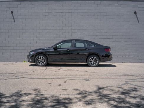 Used 2025 Volkswagen Jetta S FWD image 2