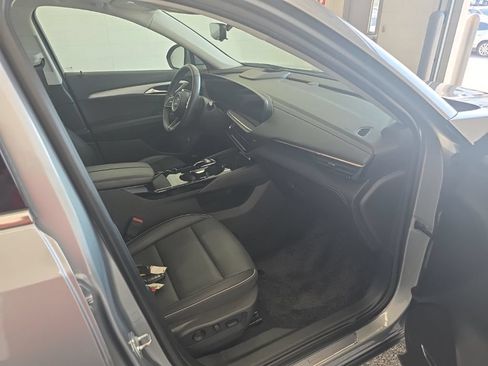 Used 2024 Buick Envision Avenir AWD/4WD image 10