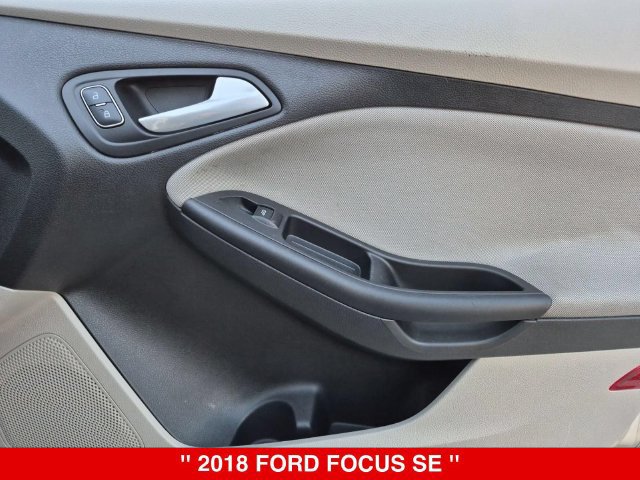 Used 2018 Ford Focus SE FWD image 33