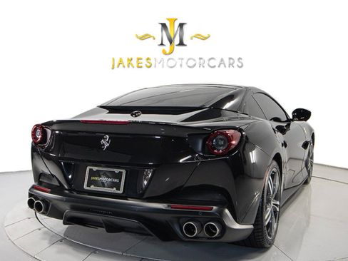 Used 2020 Ferrari Portofino image 13