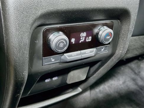 Used 2025 GMC Acadia AT4 w/ Luxury Package AWD/4WD image 28