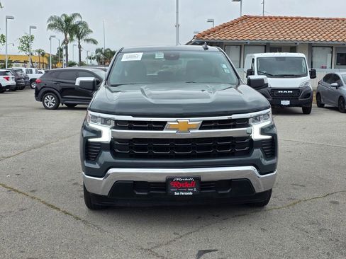 Used 2025 Chevrolet Silverado 1500 LT image 2