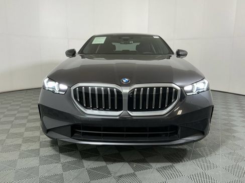 Used 2025 BMW 530i w/ Premium Package RWD image 3