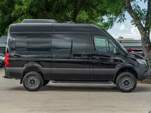 Used 2022 Mercedes-Benz Sprinter 2500 image 2