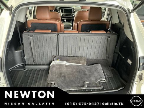 Used 2017 Toyota Highlander Limited FWD image 23