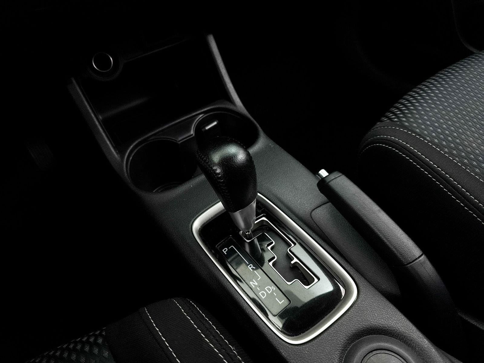 Used 2016 Mitsubishi Outlander SE FWD image 16