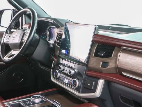 Used 2022 Ford Expedition Limited image 27
