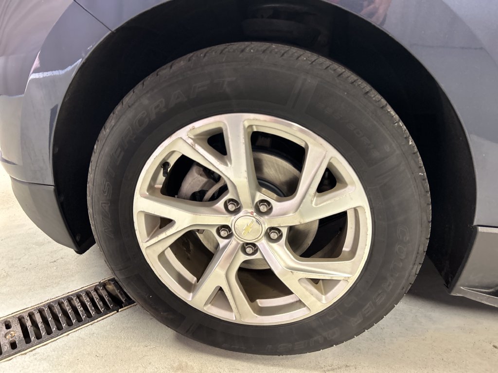 Used 2018 Chevrolet Equinox Premier FWD image 9