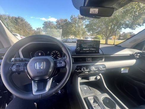 New 2025 Honda Pilot EX-L image 5