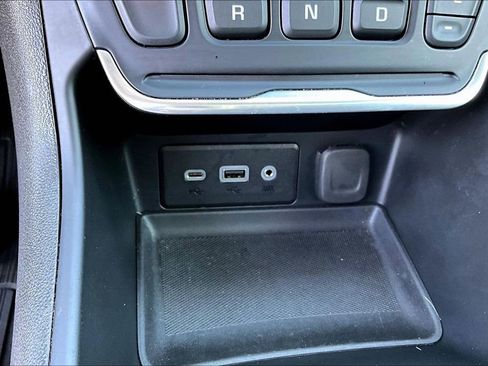 Used 2020 GMC Terrain SLE w/ Driver Convenience Package image 17