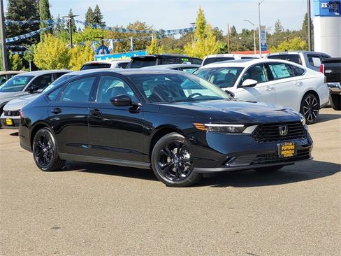 New 2025 Honda Accord SE image 1