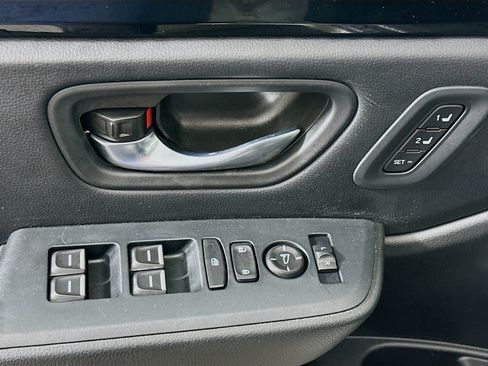 Used 2025 Honda Pilot EX-L image 15