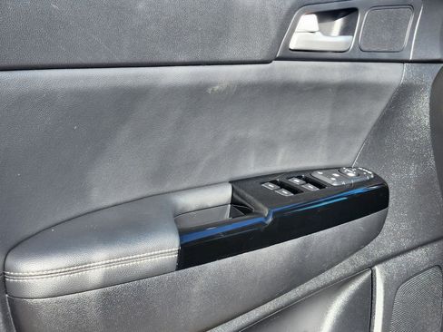 Used 2020 Kia Sportage EX image 7